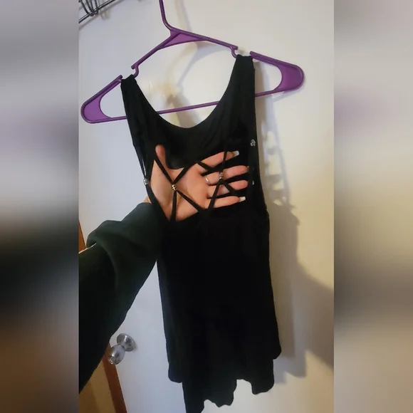 Skull and pink flower open strap tank top size large - Picture 3 of 4